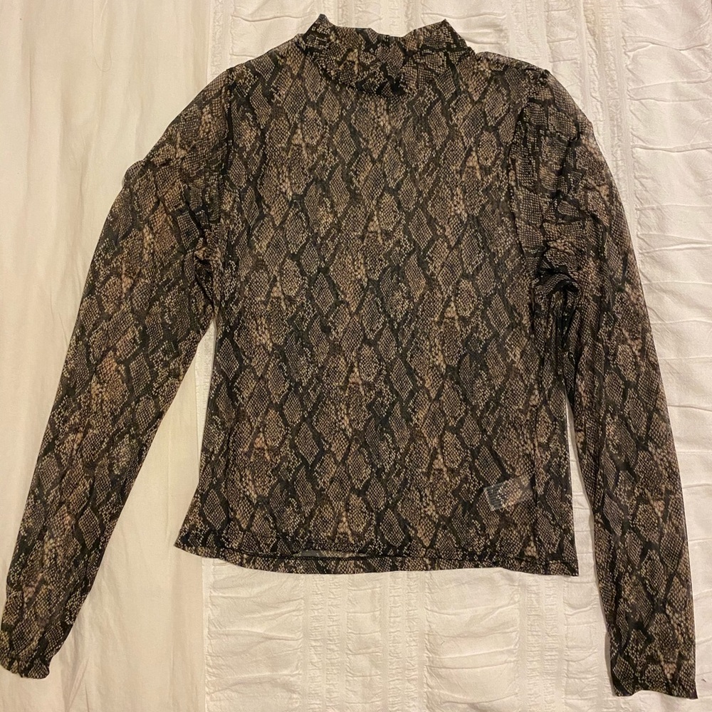 Mesh snakeskin long sleeve